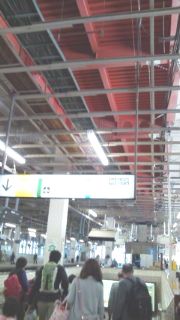 天井が骨組みだけになった仙台駅